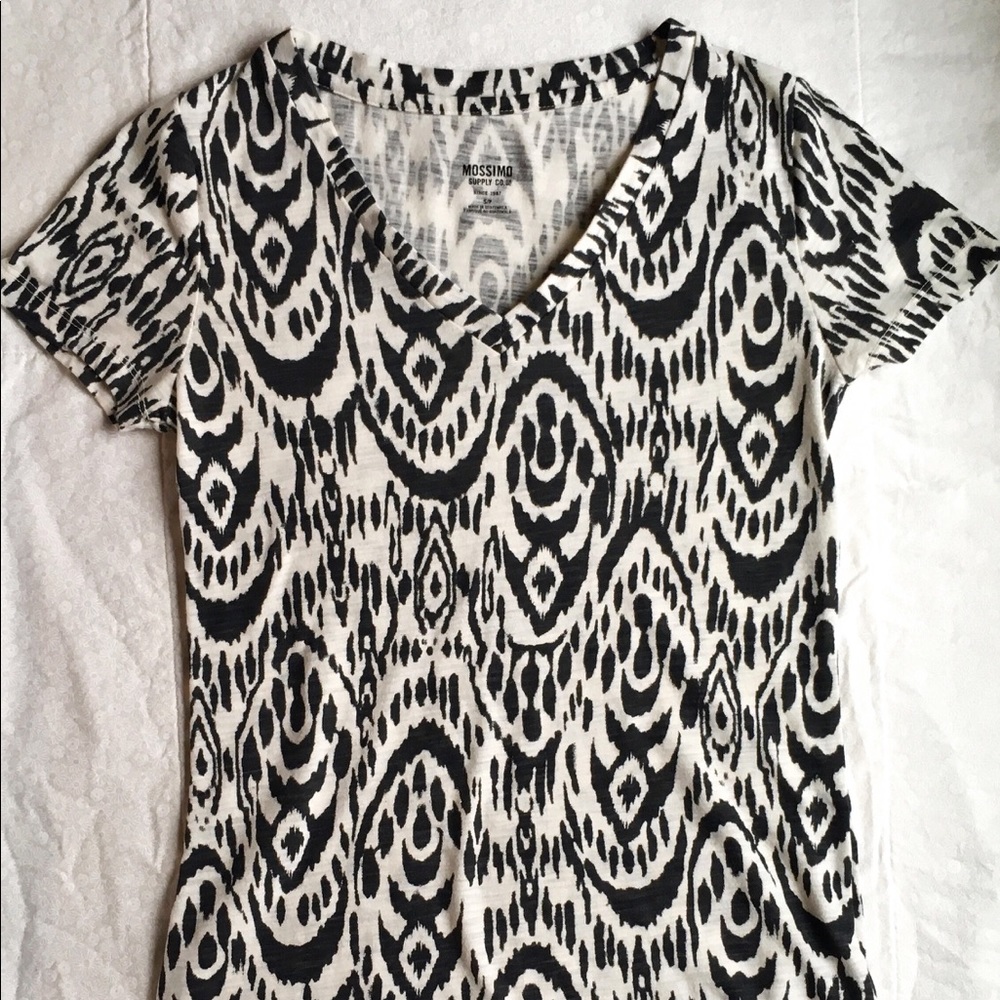 V-Neck Short Sleeved Top